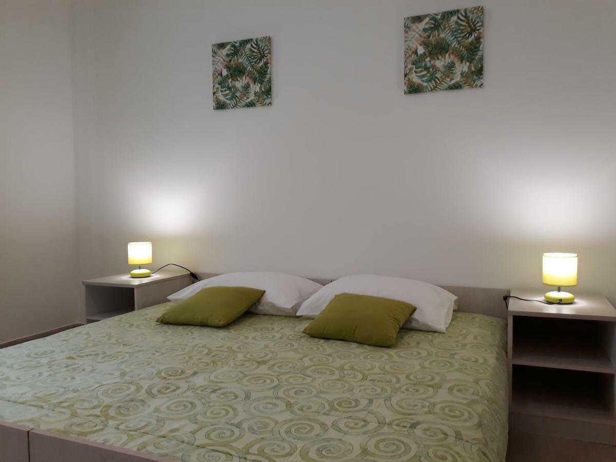 Apartments Jelicic Биоград на Мору Екстериор снимка