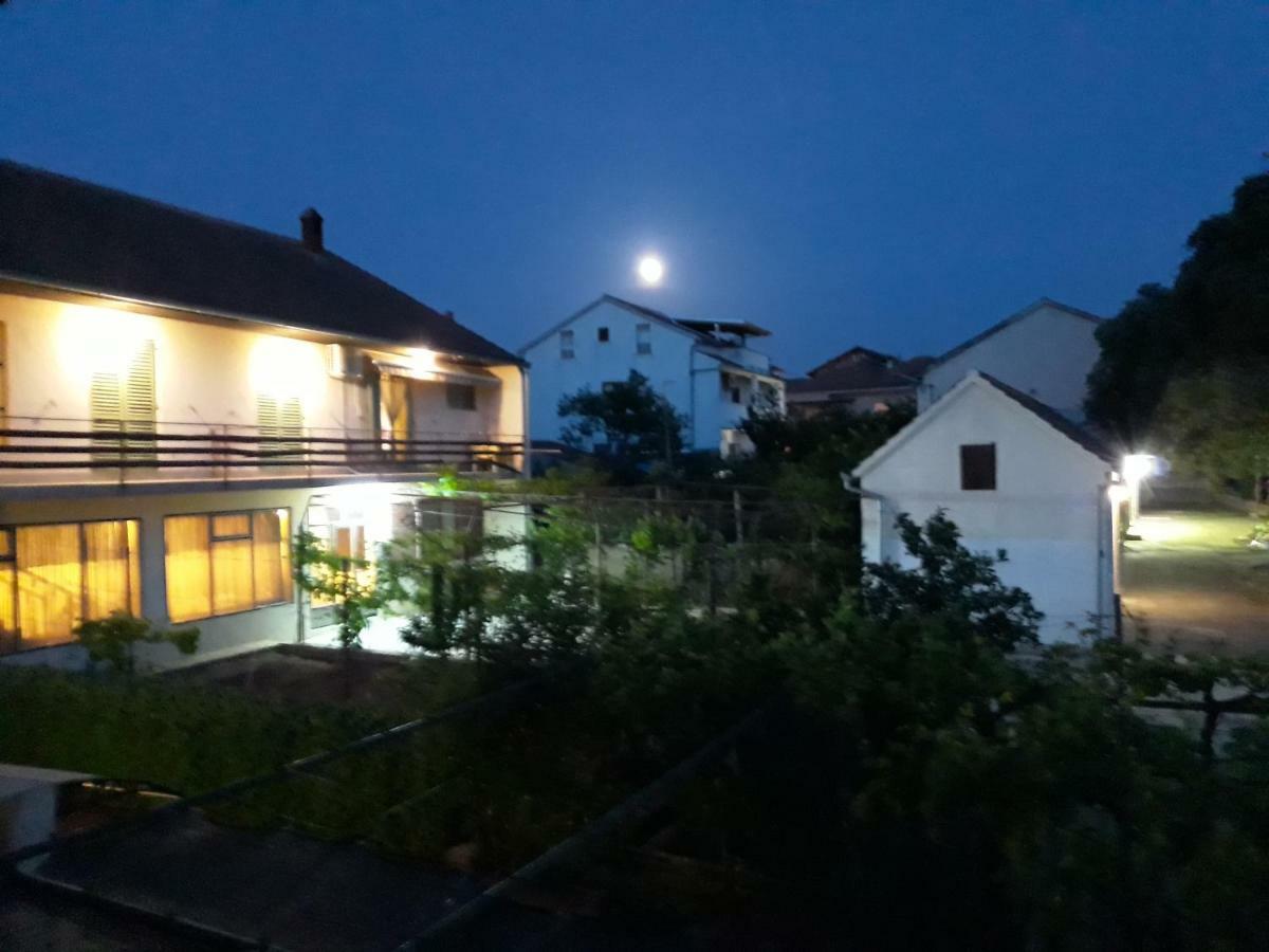 Apartments Jelicic Биоград на Мору Екстериор снимка