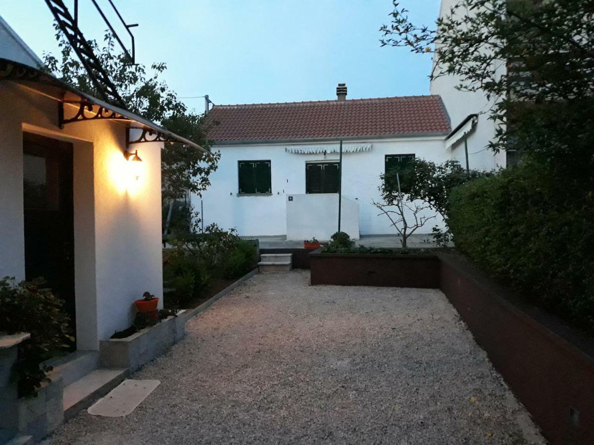 Apartments Jelicic Биоград на Мору Екстериор снимка