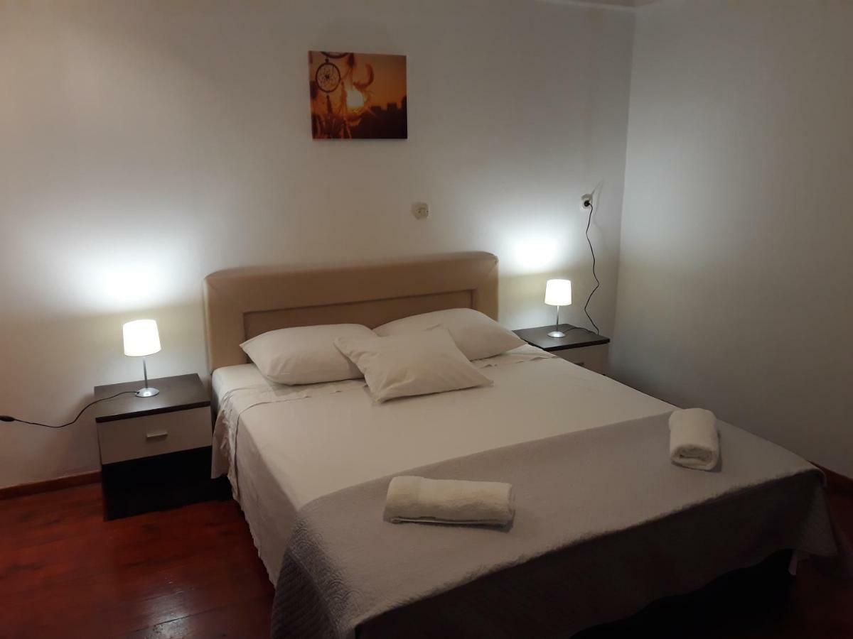 Apartments Jelicic Биоград на Мору Екстериор снимка