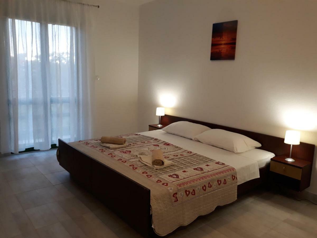 Apartments Jelicic Биоград на Мору Екстериор снимка