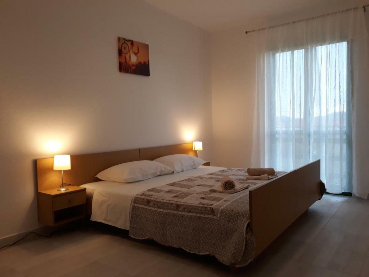Apartments Jelicic Биоград на Мору Екстериор снимка